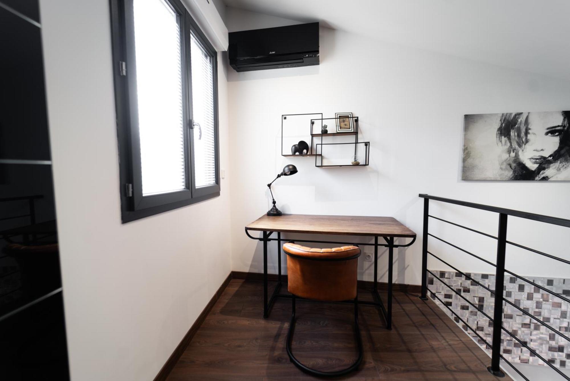 Loft 150 M2 Jacuzzi, Sauna Et Massage Apartment *