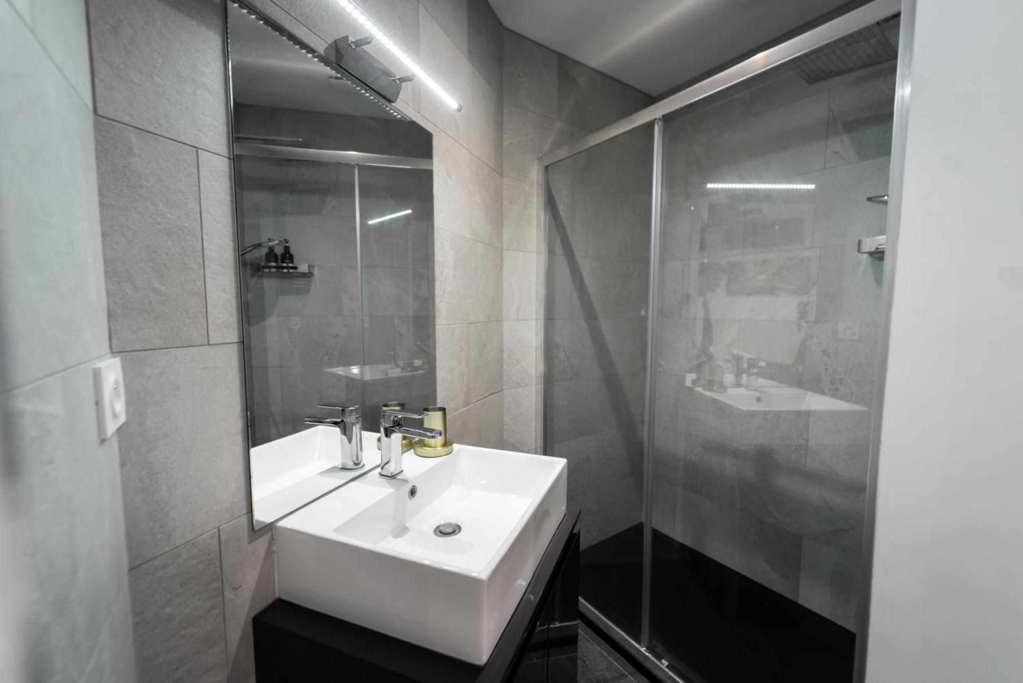 Apartment Loft 150 M2 Jacuzzi, Sauna Et Massage